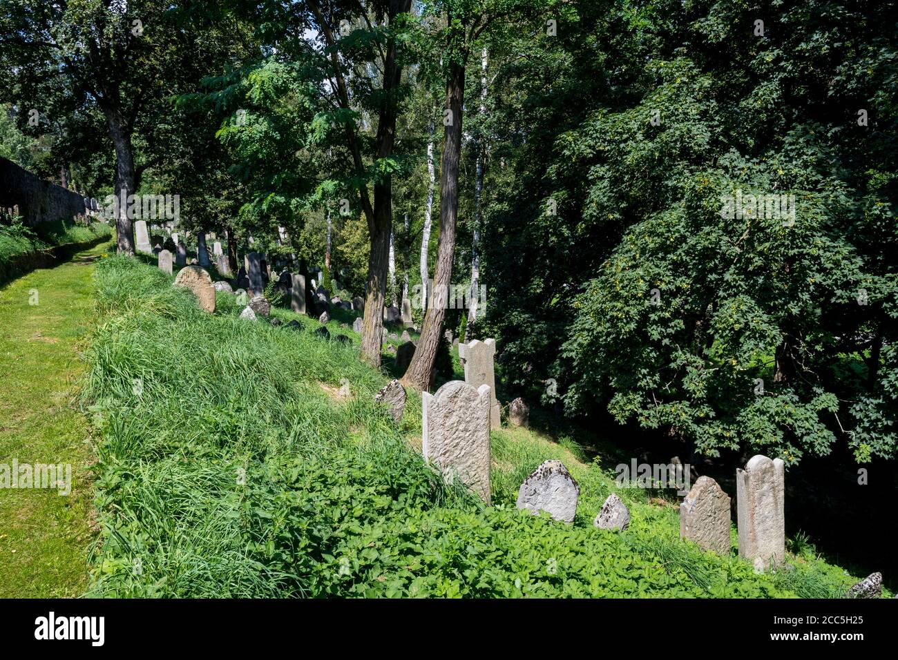 Le cimetière juif de Třebíč à partir de la première moitié du 17ème siècle inscrit sur la liste du patrimoine mondial de l'UNESCO en 2003 Banque D'Images