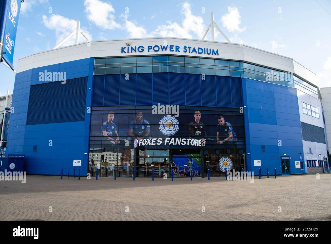 Entrée au King Power Stadium, stade du club de football de Leicester City, vide en raison d'annulations de ligue Banque D'Images