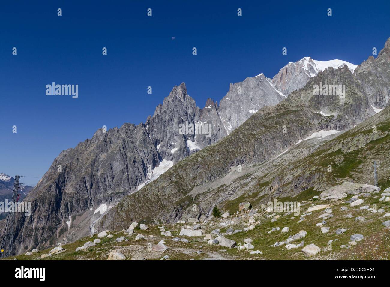 Vue sur le Mont blanc (Monte Bianco) la plus haute montagne des Alpes, Banque D'Images