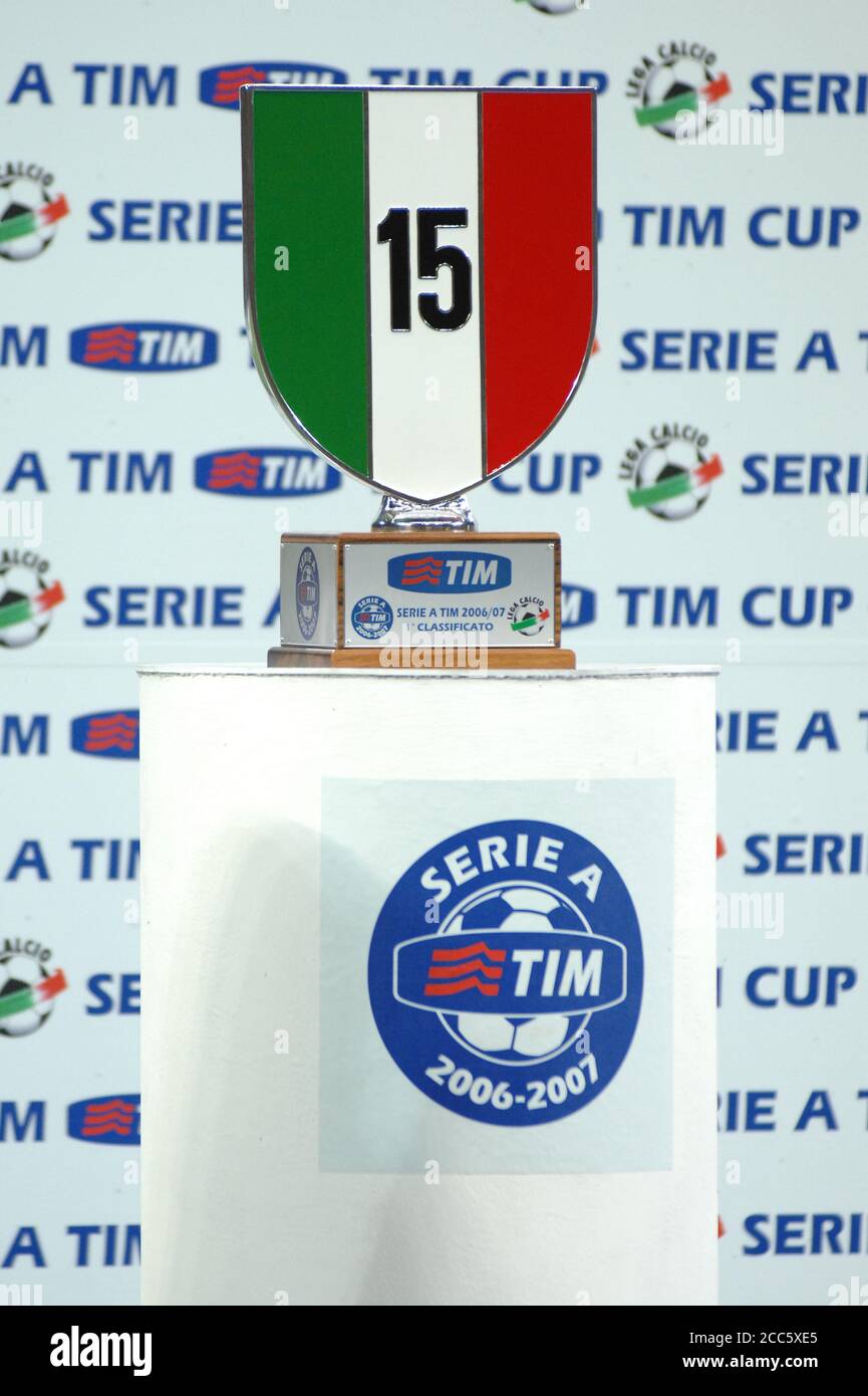 Milan Italie, 19 août 2007, Stade 'G.MEAZZA', Trophée de la Super coupe de football 2007, FC Inter - AS Roma : Trophée du Championnat italien de football Banque D'Images