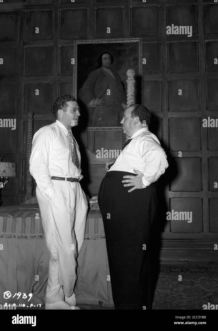 Producteur David O Selznick, Alfred Hitchcock pendant la réalisation de ''Rebecca' (1940) United Artists File Reference # 34000-251THA Banque D'Images