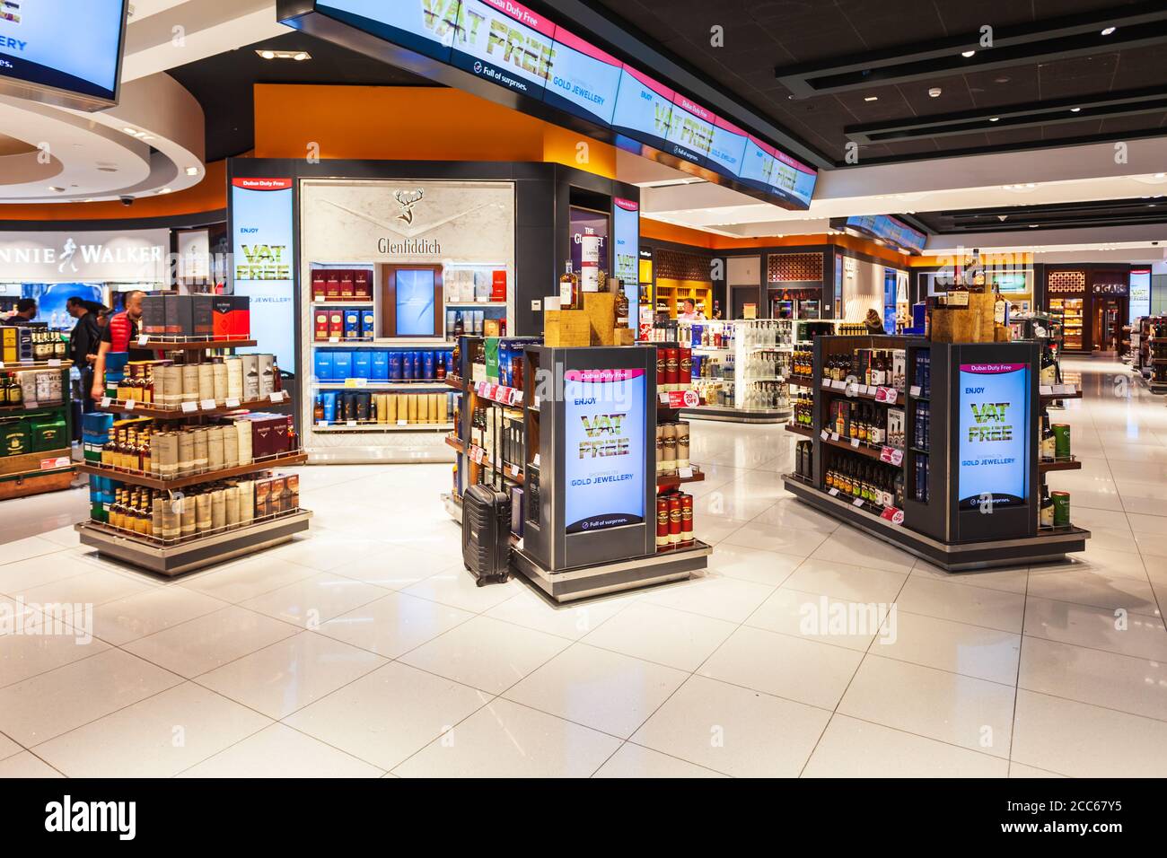Dubaï, Émirats arabes unis - Mars 02, 2019 : Boutique d'alcool dans la zone  duty free dans l'Aéroport International de Dubaï aux Émirats Photo Stock -  Alamy