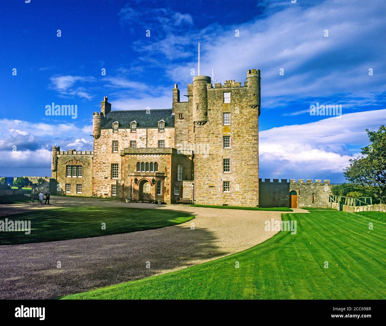 Façade avec entrée du château de Mey dans Caithness Nord Écosse Royaume-Uni Banque D'Images