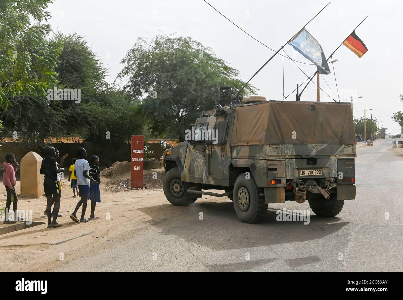 MALI, Gao, Mission des Nations Unies MINUSMA, armée allemande Bundeswehr en patrouille avec un véhicule blindé Eagle à Gao / Deutsche Bundeswehr Mission des Nations Unies MINUSMA au Mali, Patrouille mit gepanzertem Fahrzeug Eagle Mowag à Gao Banque D'Images