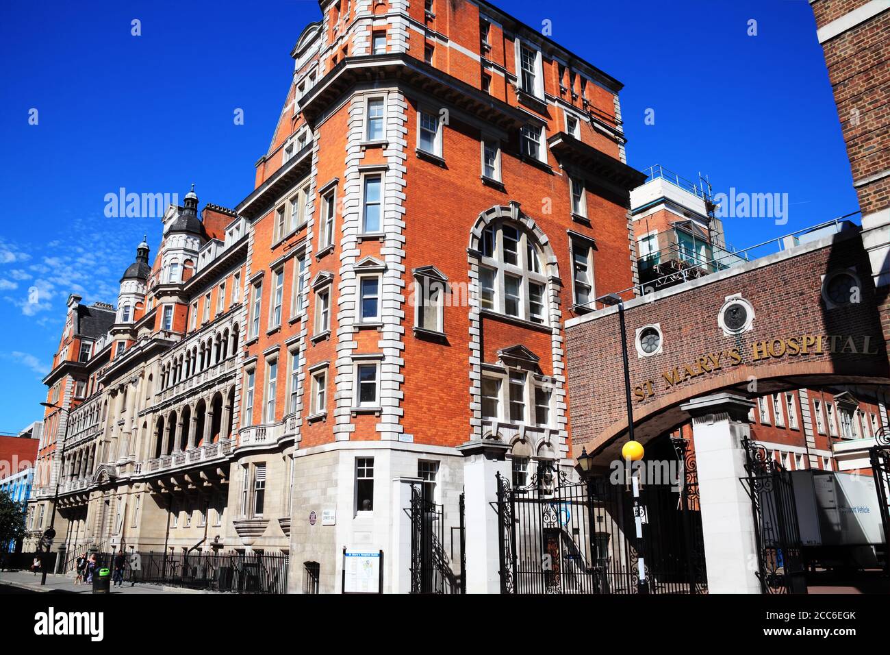 Londres, Royaume-Uni, 26 juin 2011: St Mary's Hospital à Praed Street Paddington avec un musée ont été Alexander Fleming découvert la pénicilline et fait partie de la Banque D'Images