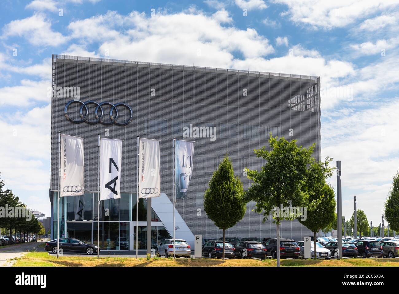Rezensionen Für Audi Zentrum Berlin Adlershof Centre audi adlershof Banque d'image et photos - Alamy
