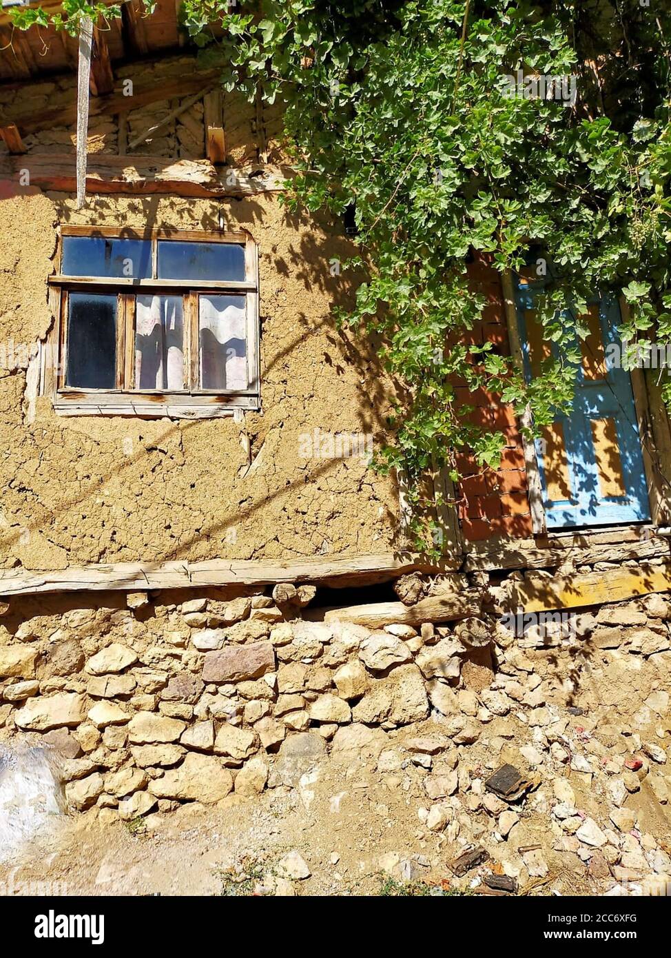 Une ancienne maison de village à Amasya. Mur de briques. Maisons Adobe. Banque D'Images