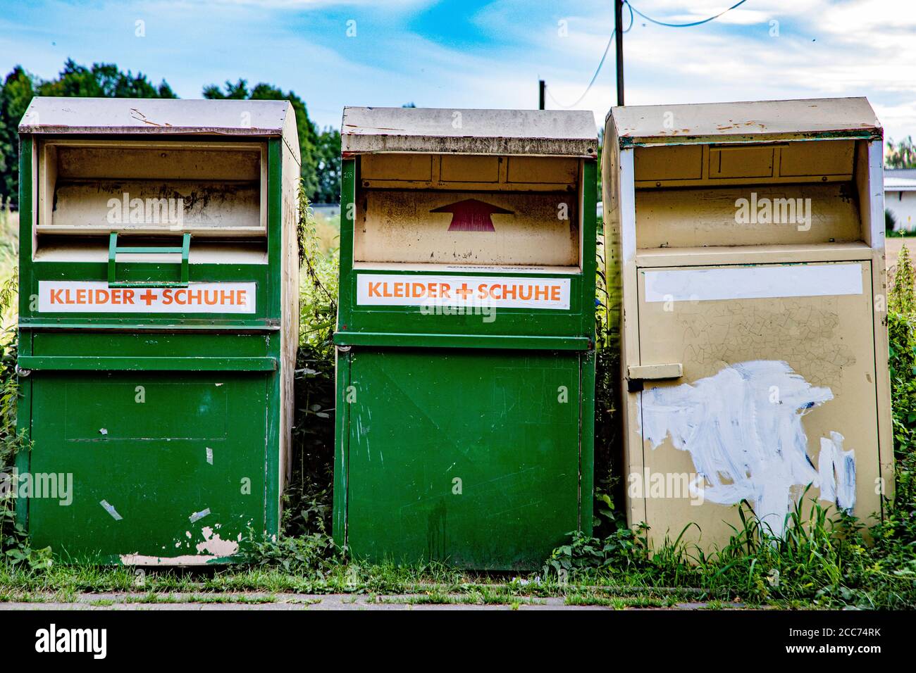 conteneur de collecte de tissu pour recyclage, problème environnemental Banque D'Images