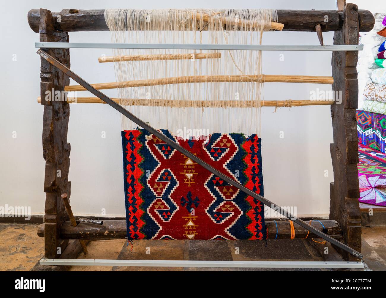 Détail du vieux métier à tisser turc pour la fabrication de tapis et de  tapis. Turquie Photo Stock - Alamy