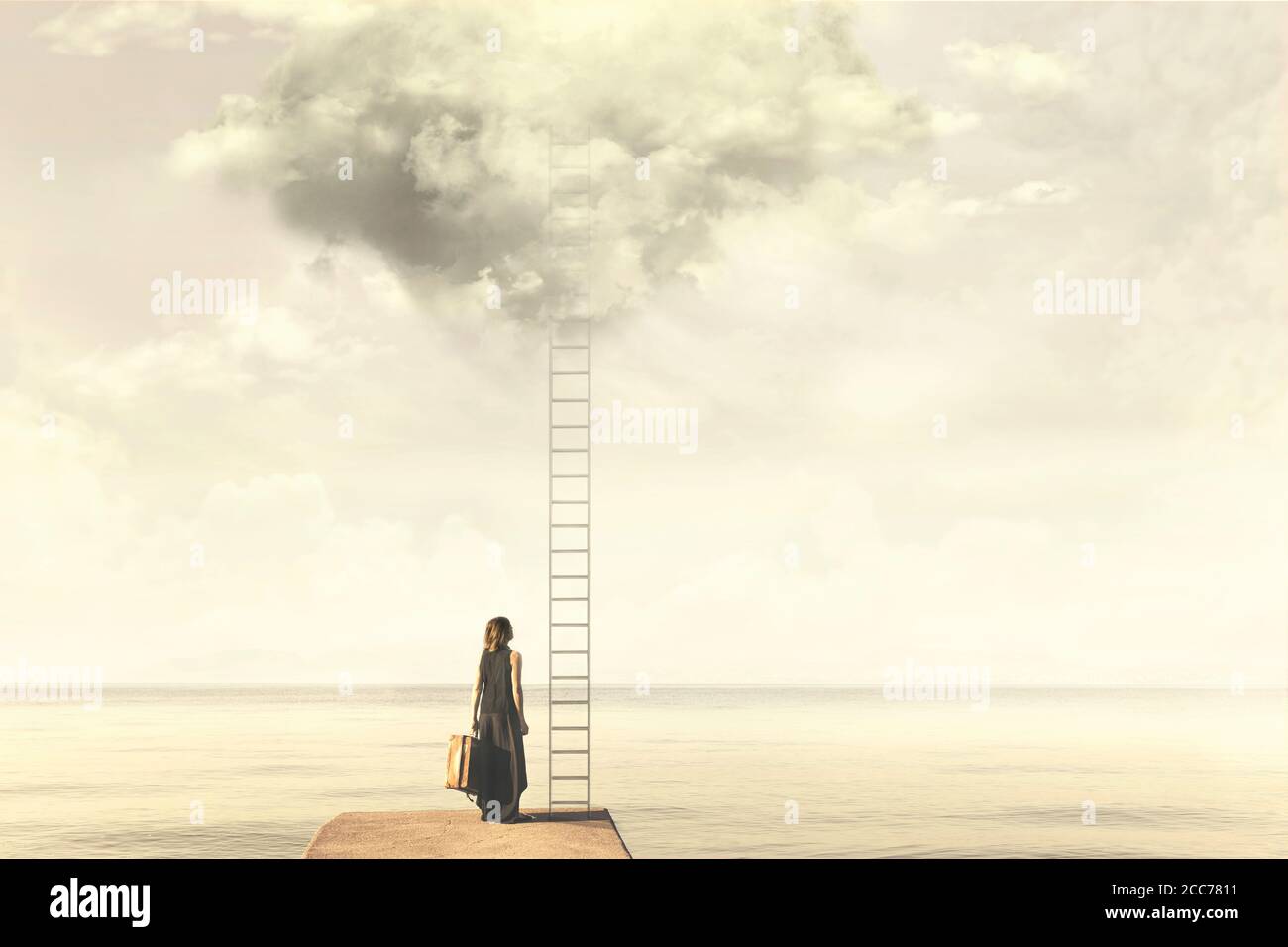 Moment surréel d'une femme debout devant un l'échelle va au-dessus d'un nuage Banque D'Images