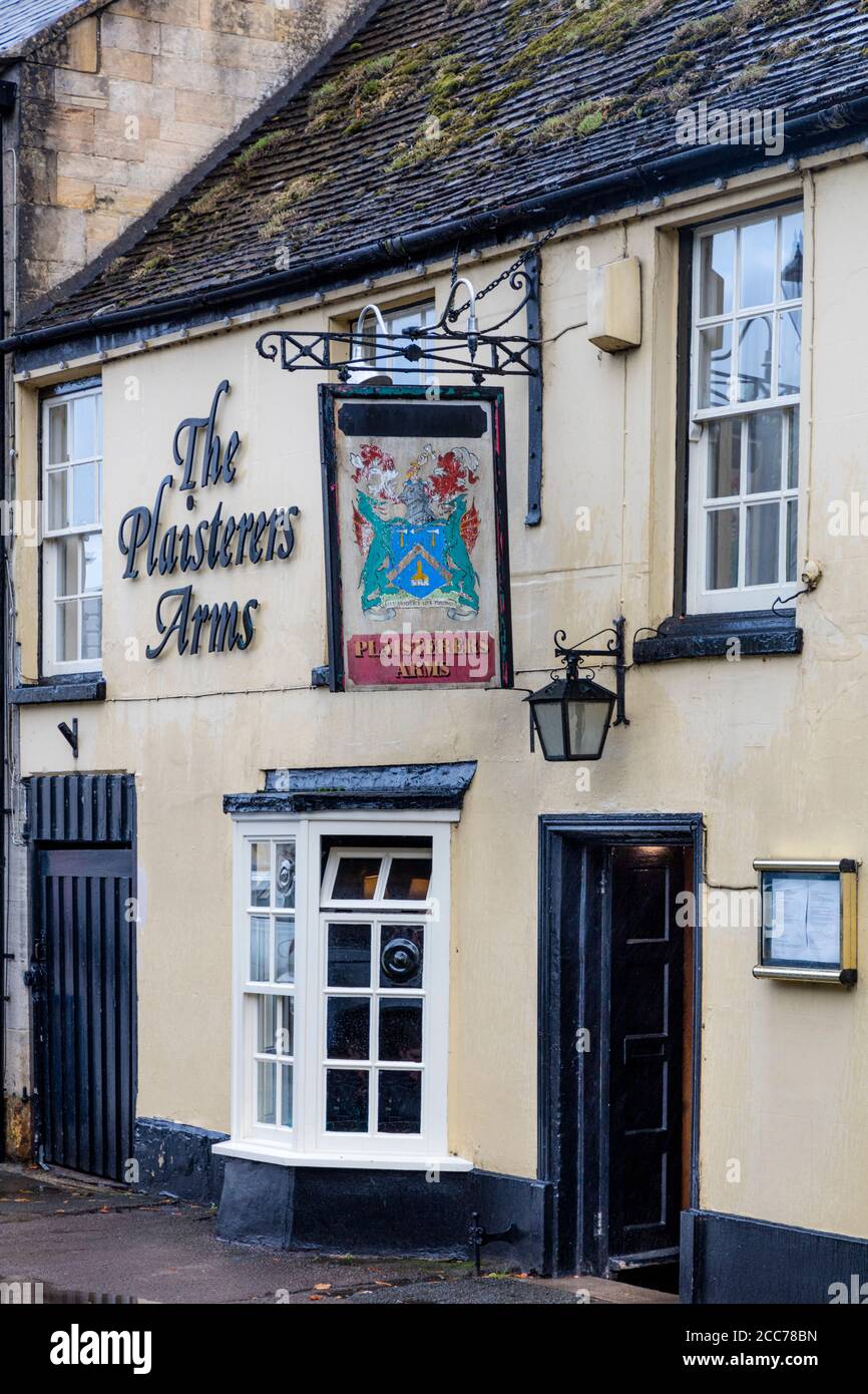 Le restaurant et auberge Plaisterers Arms du XVe siècle le long de la rue High Street à Winchcombe, Gloucestershire, Angleterre, Royaume-Uni Banque D'Images
