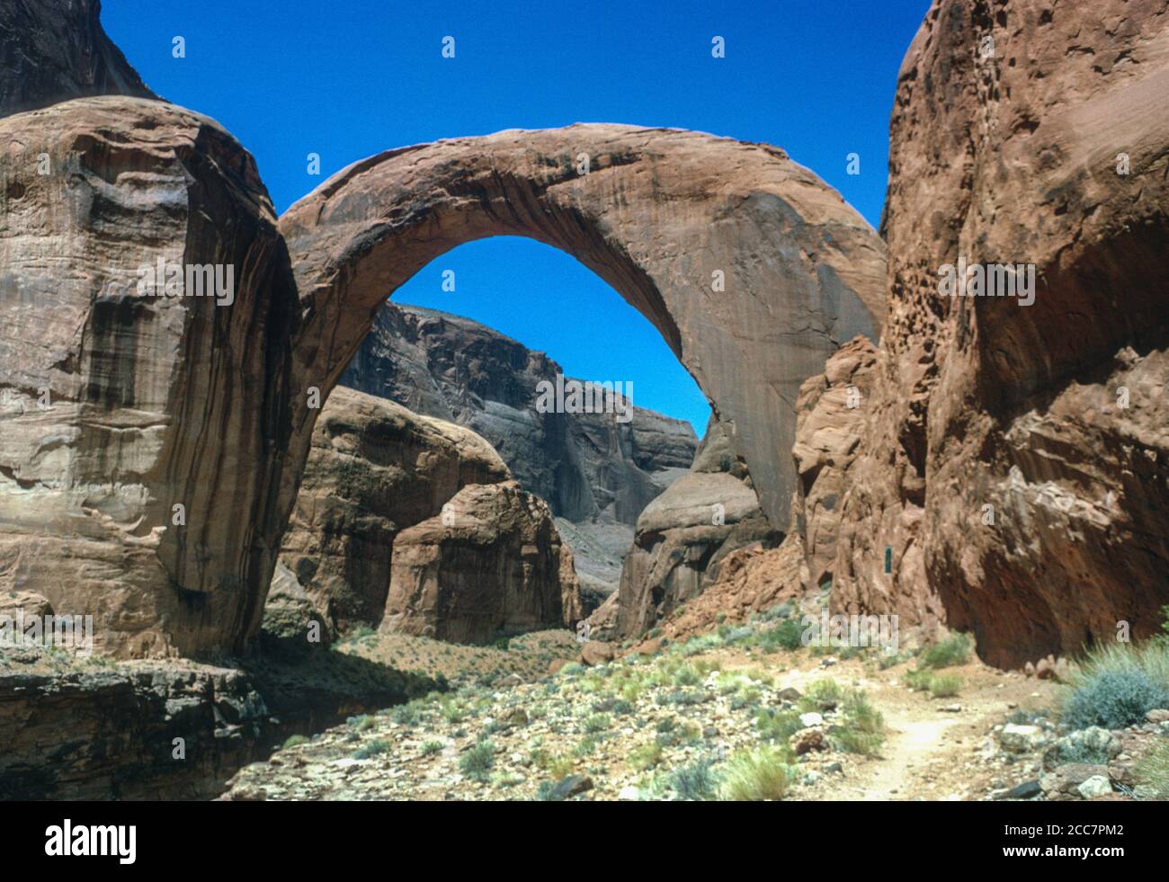 Rainbow Bridge, Arizona, États-Unis. Photographié août 1963. Banque D'Images