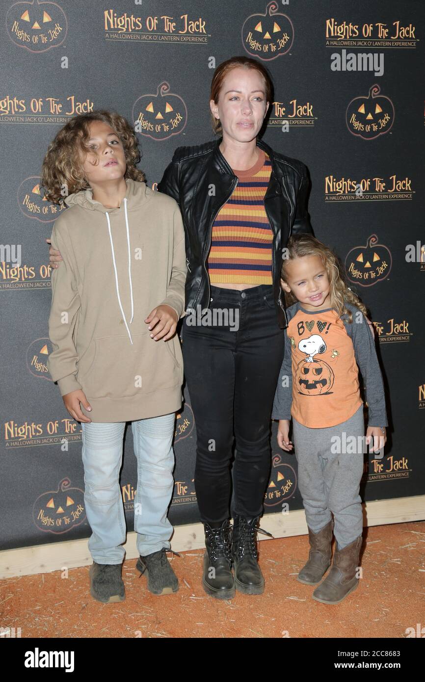 LOS ANGELES - OCT 10: Kendra Wilkinson, Hank Baskett IV, Alijah Mary Baskett  aux nuits du Jack Halloween lancement Party au King Gillette Ranch le 10  octobre 2018 à Calabasas, CA Photo Stock - Alamy