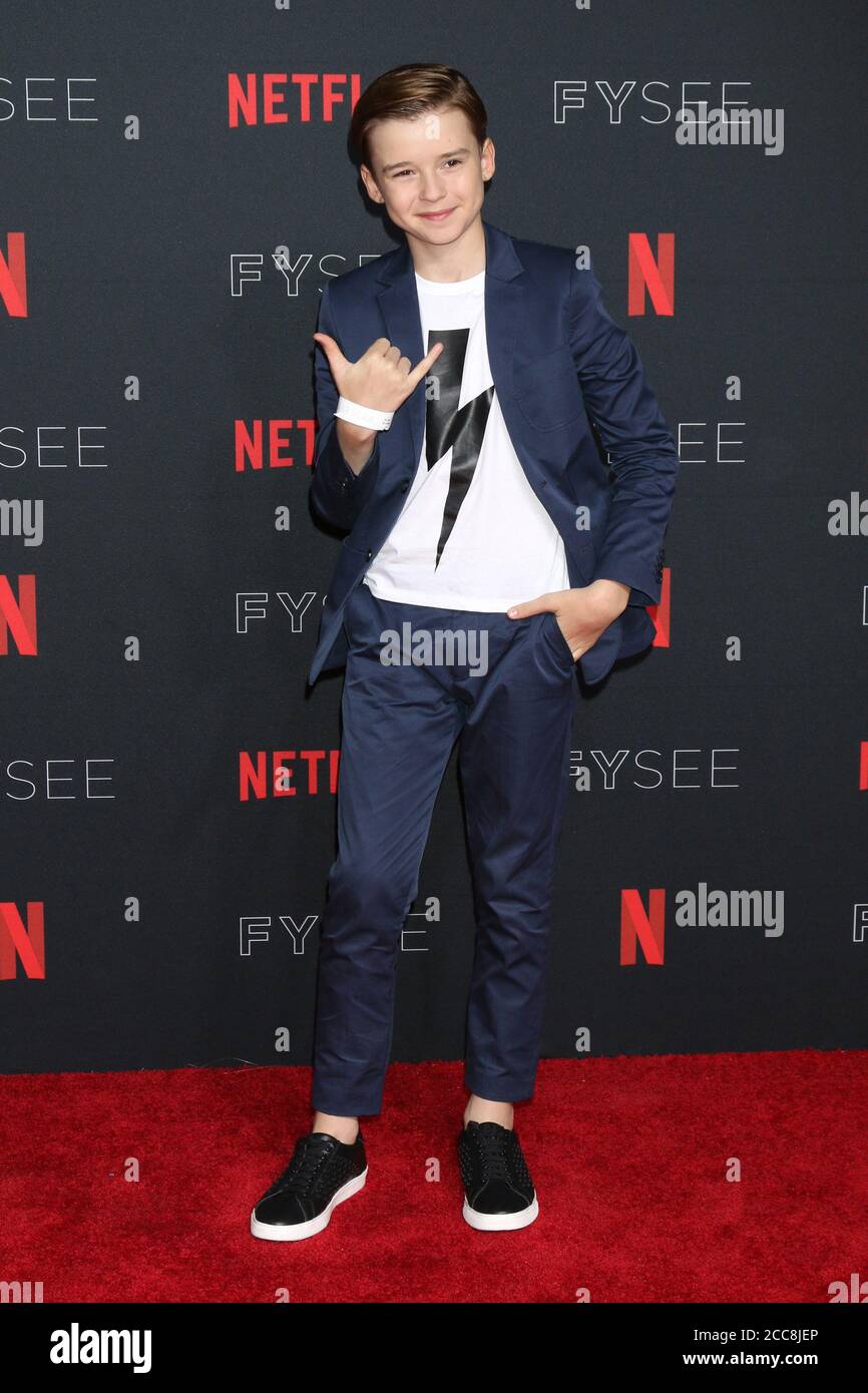 LOS ANGELES - 6 MAI : Maxwell Jenkins à l'événement de lancement Netflix FYSEE aux studios Raleigh le 6 mai 2018 à Los Angeles, Californie Banque D'Images