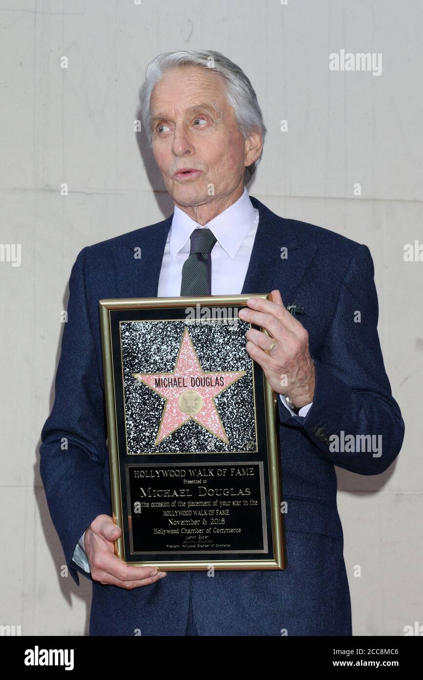 LOS ANGELES - 6 NOVEMBRE : Michael Douglas lors de la cérémonie des étoiles de Michael Douglas sur le Hollywood Walk of Fame le 6 novembre 2018 à Los Angeles, CA Banque D'Images