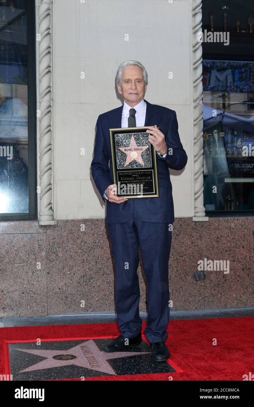 LOS ANGELES - 6 NOVEMBRE : Michael Douglas lors de la cérémonie des étoiles de Michael Douglas sur le Hollywood Walk of Fame le 6 novembre 2018 à Los Angeles, CA Banque D'Images