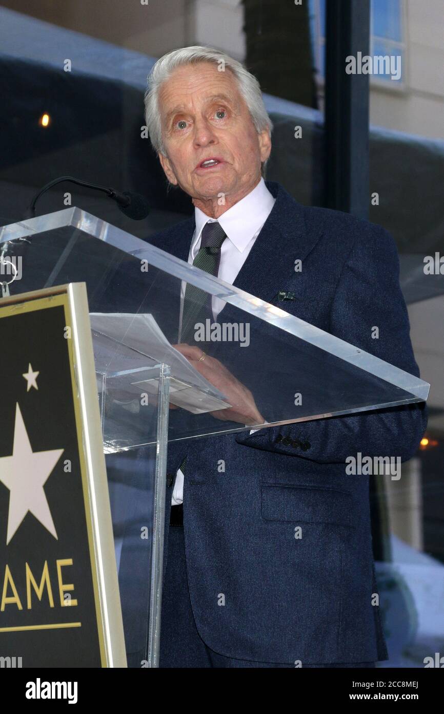 LOS ANGELES - 6 NOVEMBRE : Michael Douglas lors de la cérémonie des étoiles de Michael Douglas sur le Hollywood Walk of Fame le 6 novembre 2018 à Los Angeles, CA Banque D'Images