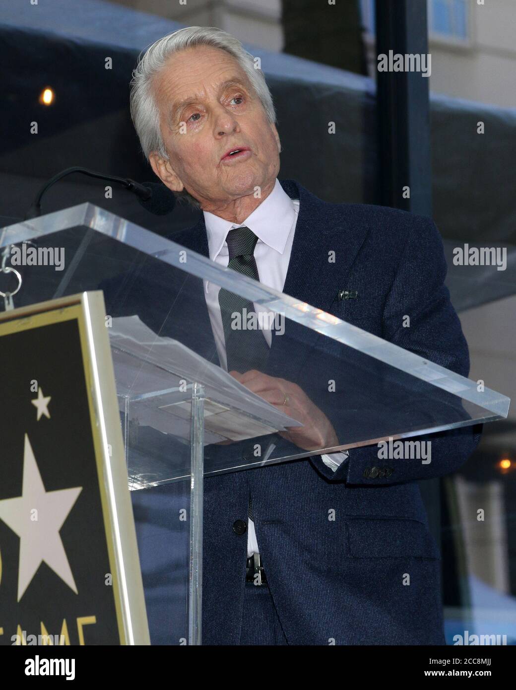 LOS ANGELES - 6 NOVEMBRE : Michael Douglas lors de la cérémonie des étoiles de Michael Douglas sur le Hollywood Walk of Fame le 6 novembre 2018 à Los Angeles, CA Banque D'Images