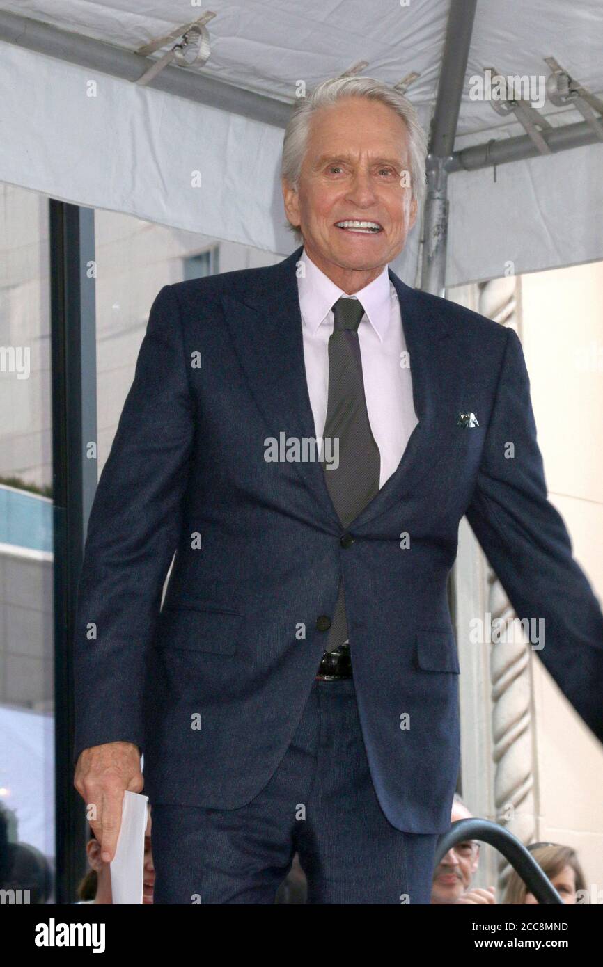 LOS ANGELES - 6 NOVEMBRE : Michael Douglas lors de la cérémonie des étoiles de Michael Douglas sur le Hollywood Walk of Fame le 6 novembre 2018 à Los Angeles, CA Banque D'Images