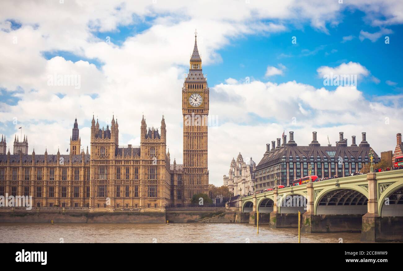 Big Ben et le pont de Westminster à Londres Banque D'Images