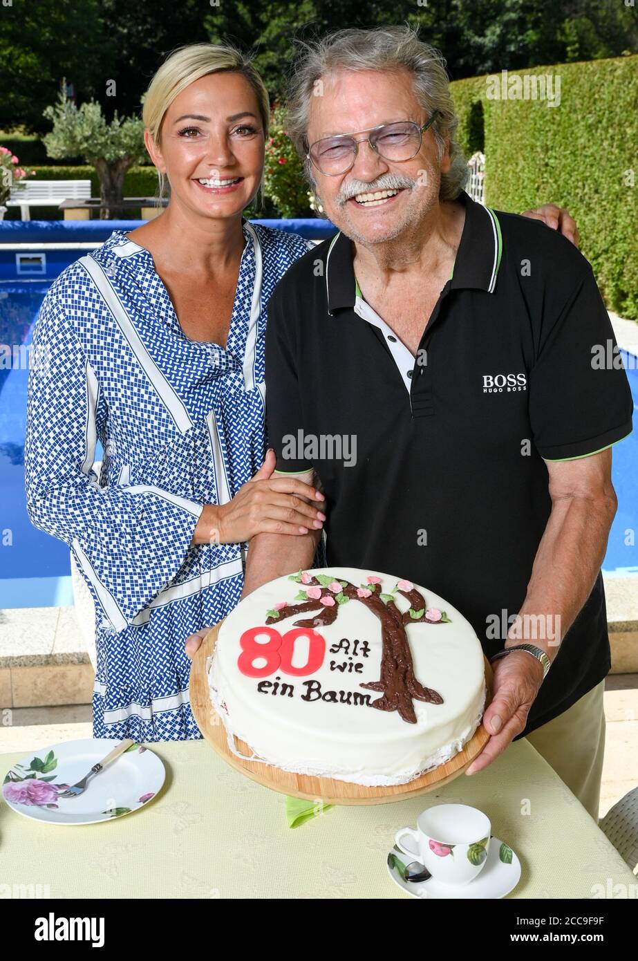 Berlin Germany Birthday Cake Banque D Image Et Photos Alamy Berlin Germany Birthday Cake Banque D Image Et Photos Alamy