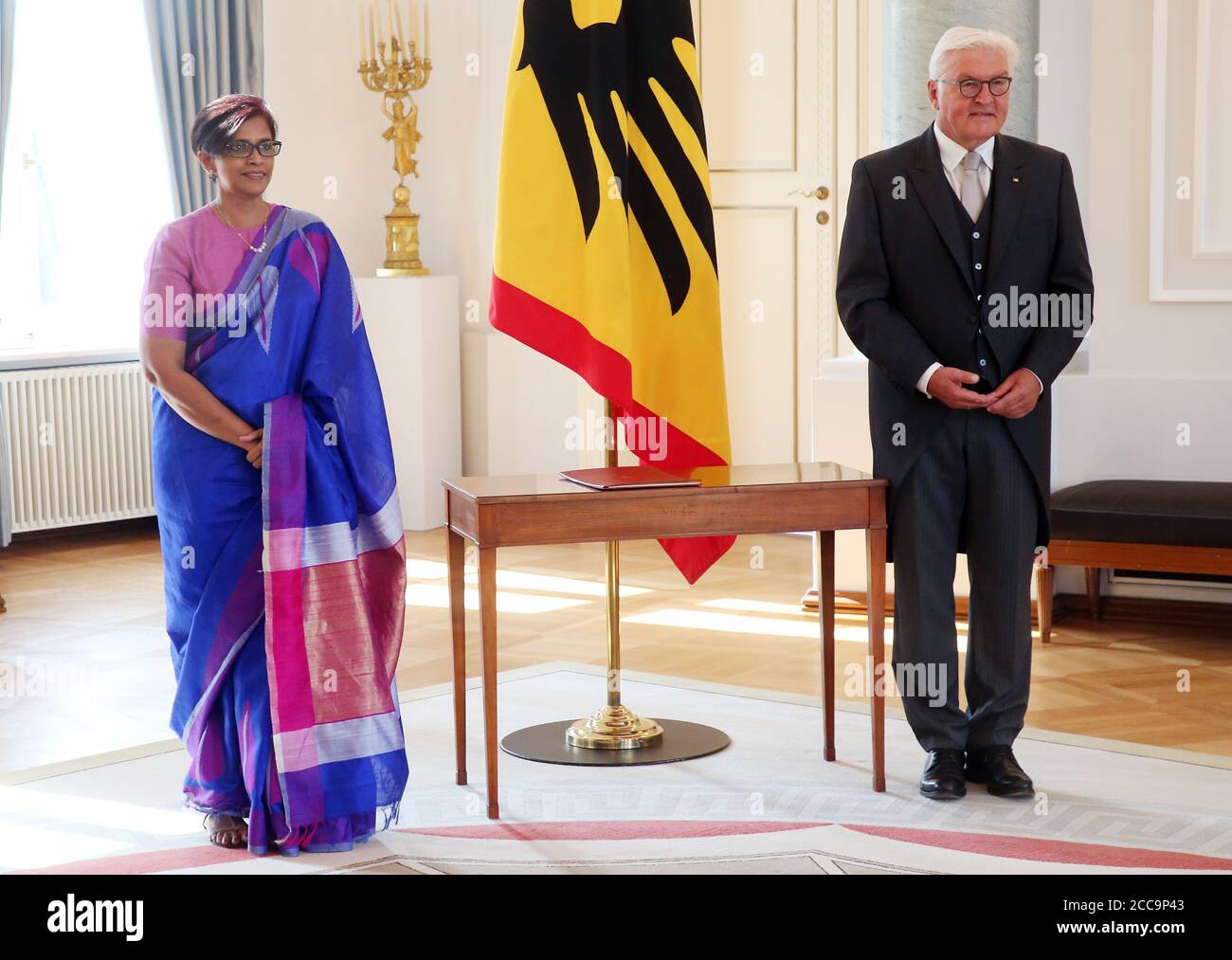 Berlin, Allemagne. 20 août 2020. Le Président fédéral Frank-Walter Steinmeier reçoit le nouvel Ambassadeur de la République socialiste démocratique de Sri Lanka en Allemagne, Manori Premila Unambuwe, au Palais Bellevue pour recevoir la lettre d'accréditation. Credit: Wolfgang Kumm/dpa/Alay Live News Banque D'Images