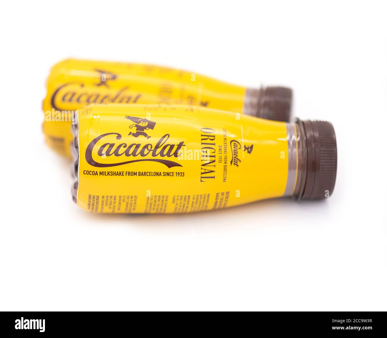 MOSCOU - AUG18 : bouteilles de Cacaolat à Moscou le 18 août. 2020 en Russie. C'est le milkshake de cacao de Barcelone depuis 1933 Banque D'Images