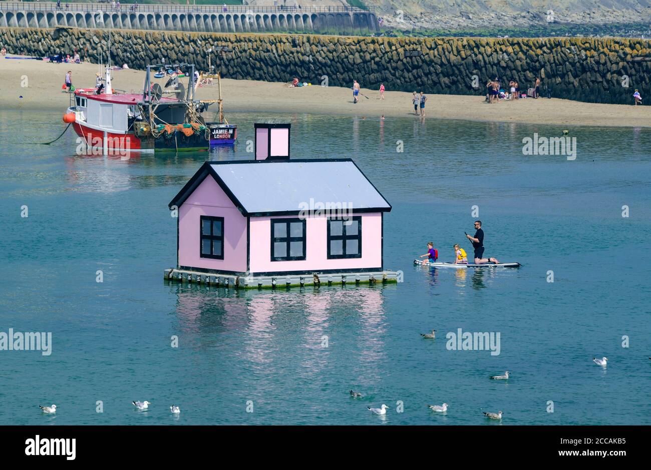 Richard Woods flottant à la maison Folkestone Harbour Kent Angleterre Banque D'Images