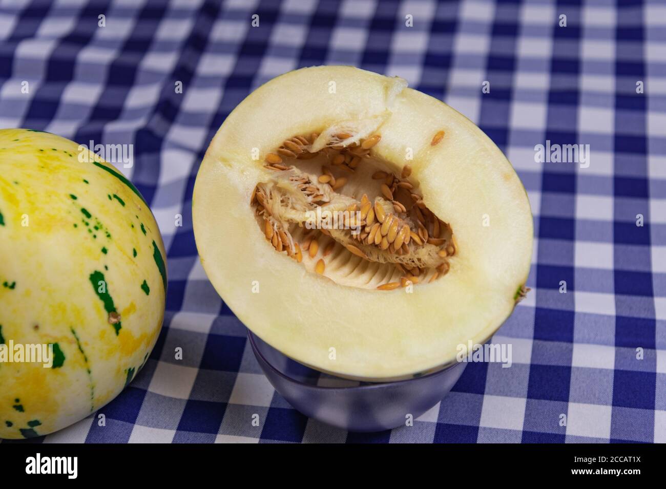 Melon (Cucumis melo L.). Utilisé pour ceux qui veulent perdre du poids.  Fruits tropicaux riches en eau et en minéraux Photo Stock - Alamy