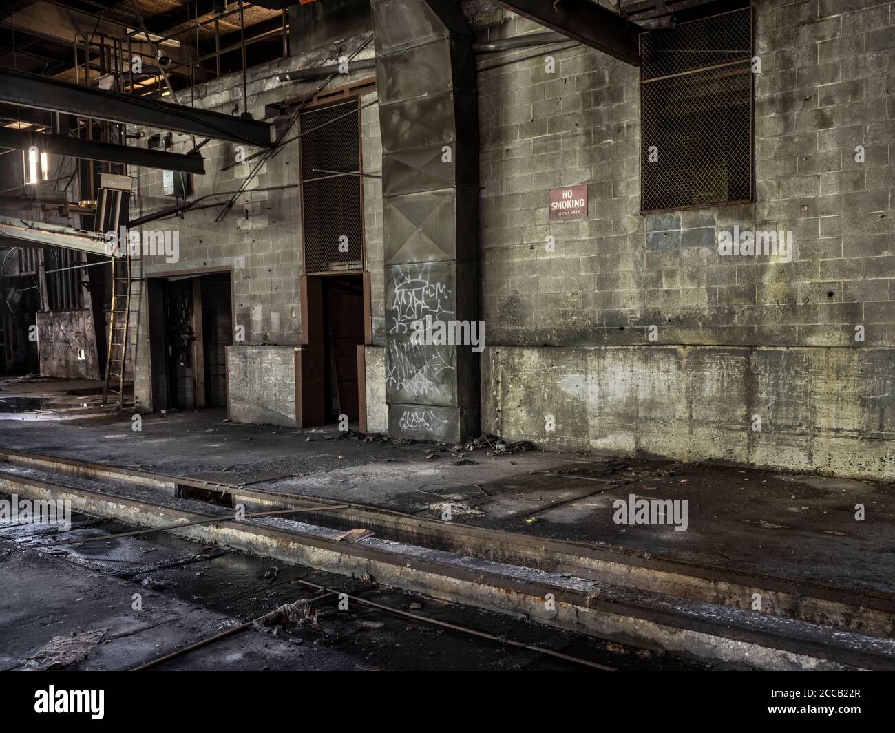 Intérieur de l'ancien entrepôt d'usine abandonné. Banque D'Images