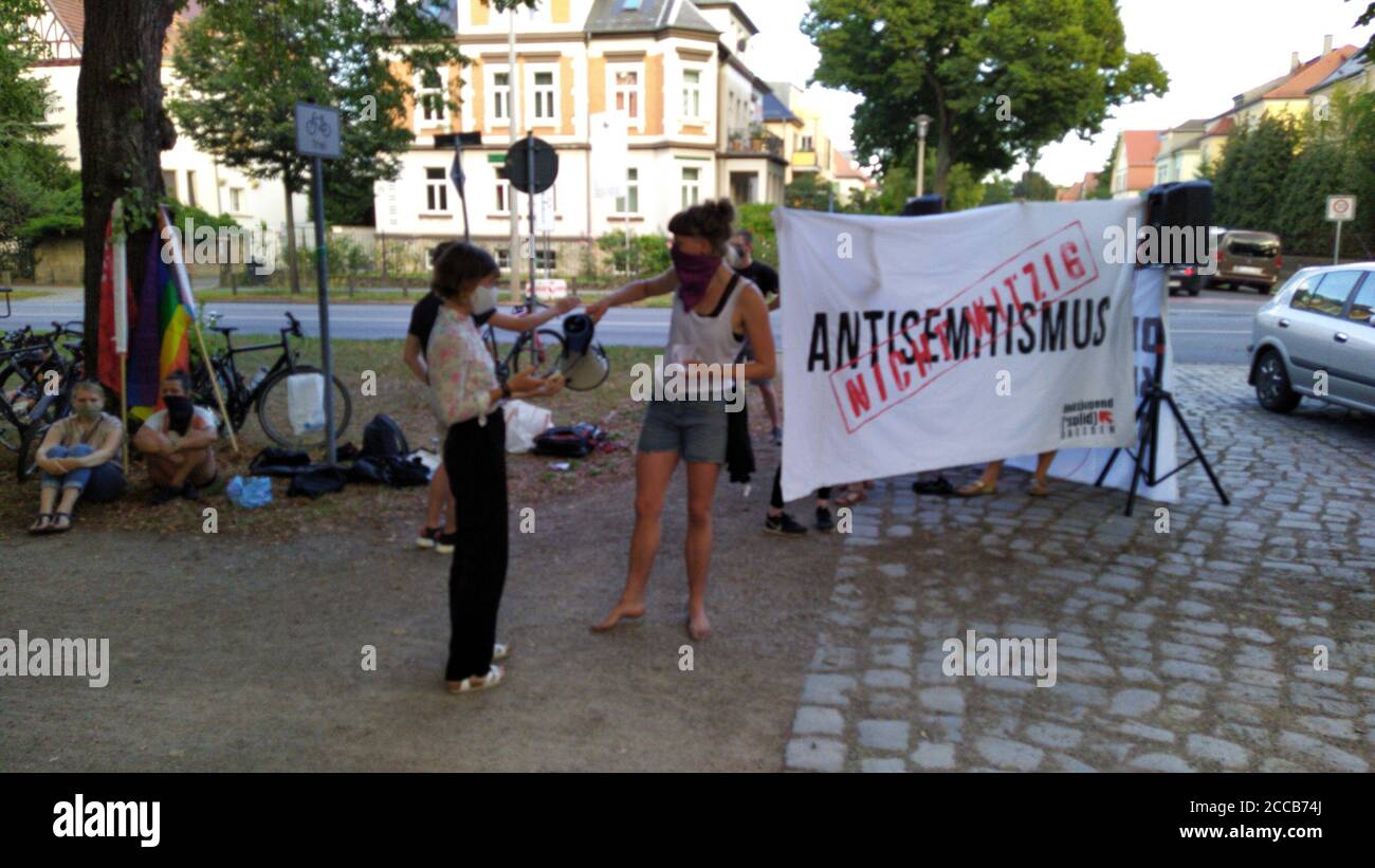 Démonstration gegen die Veranstaltung: Lisa Eckhart - Die Vorteile des Lasters in der Freilichtbühne Junge Garde à Dresde.20.08.2020 Banque D'Images