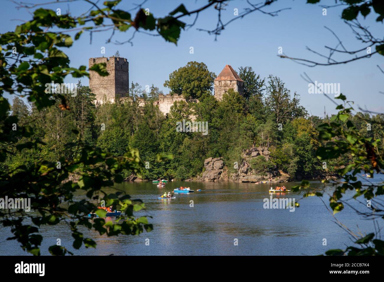 Château Ruin Lichtenfels, réservoir Ottenstein, Kamptal-Seenweg 620, randonnée près du réservoir de Dobra, Waldviertel, Autriche Banque D'Images