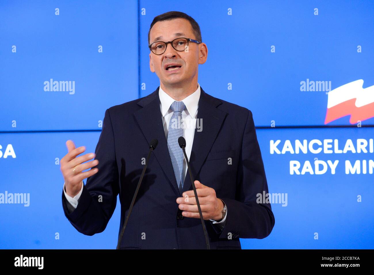 Varsovie, Pologne. 20 août 2020. Le Premier ministre polonais Mateusz Morawiecki prend la parole lors d'une conférence de presse à Varsovie, en Pologne, le 20 août 2020. Morawiecki a annoncé jeudi qu'Adam Niedzielski remplacerait Lukasz Szumowski en tant que nouveau ministre de la Santé, tandis que Zbigniew Rau remplacerait Jacek Czaputowicz en tant que nouveau ministre des Affaires étrangères, a indiqué l'Agence de presse polonaise. Credit: Jaap Arriens/Xinhua/Alamy Live News Banque D'Images