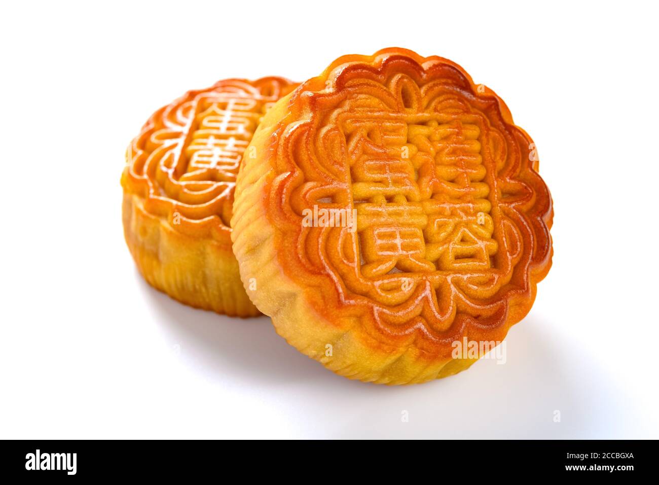 Traduction Du Chinois En Pate De Graines De Lotus Anglais Avec Jaune Gateaux De Lune Traditionnels Sur Blanc Sans Logo Ni Marque Commerciale Photo Stock Alamy