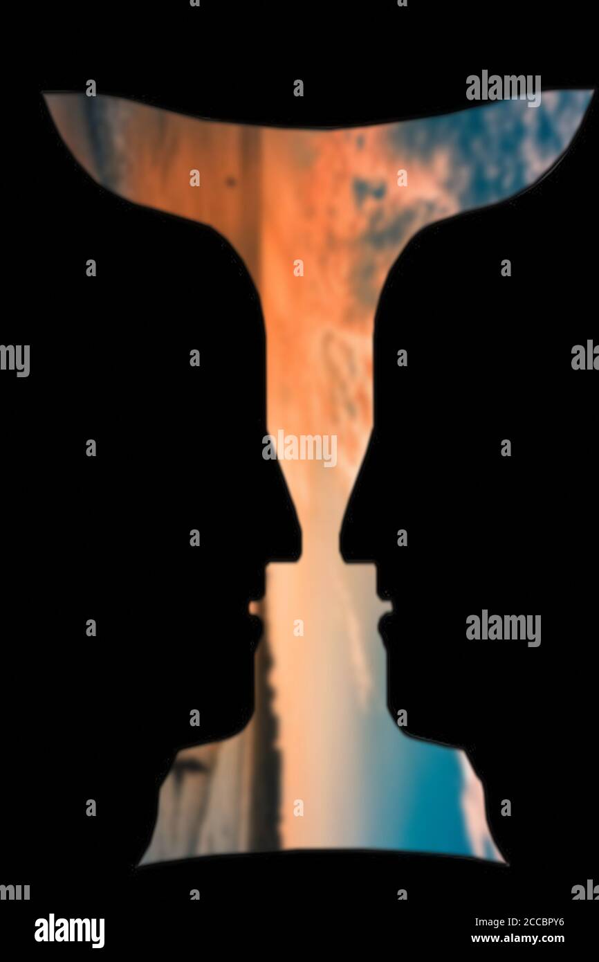 La figure de la perception, visage et vase. Figure-terrain de l'organisation. Groupement perceptuel. La psychologie de la Gestalt dans l'identification d'une figure de l'arrière-plan Banque D'Images