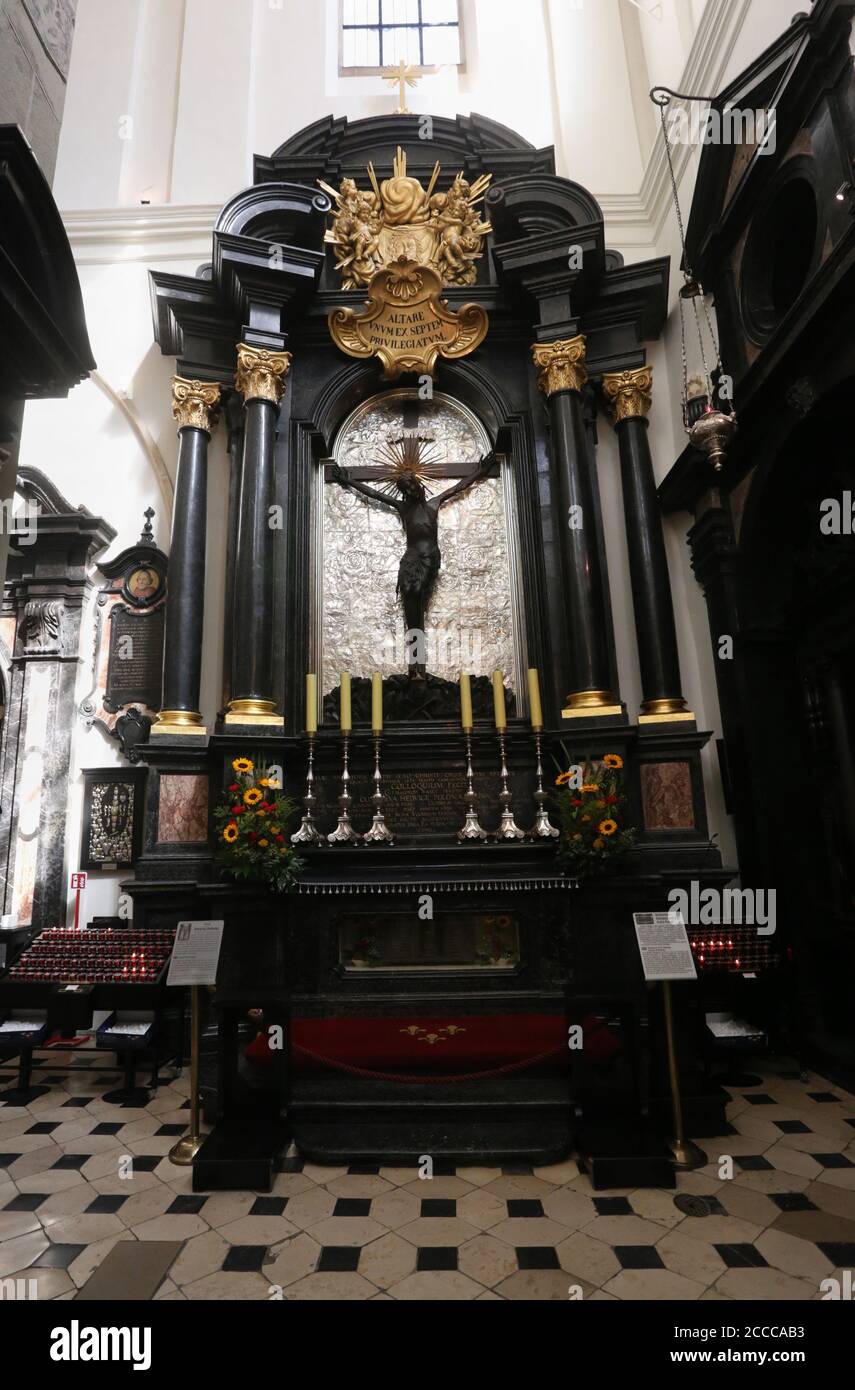 Cracovie. Cracovie. Pologne. Wawel archicacedral royal. Crucifix médiéval 'Christ noir' apporté par la reine saint Jadwiga (Hedwig) Andegawen Banque D'Images