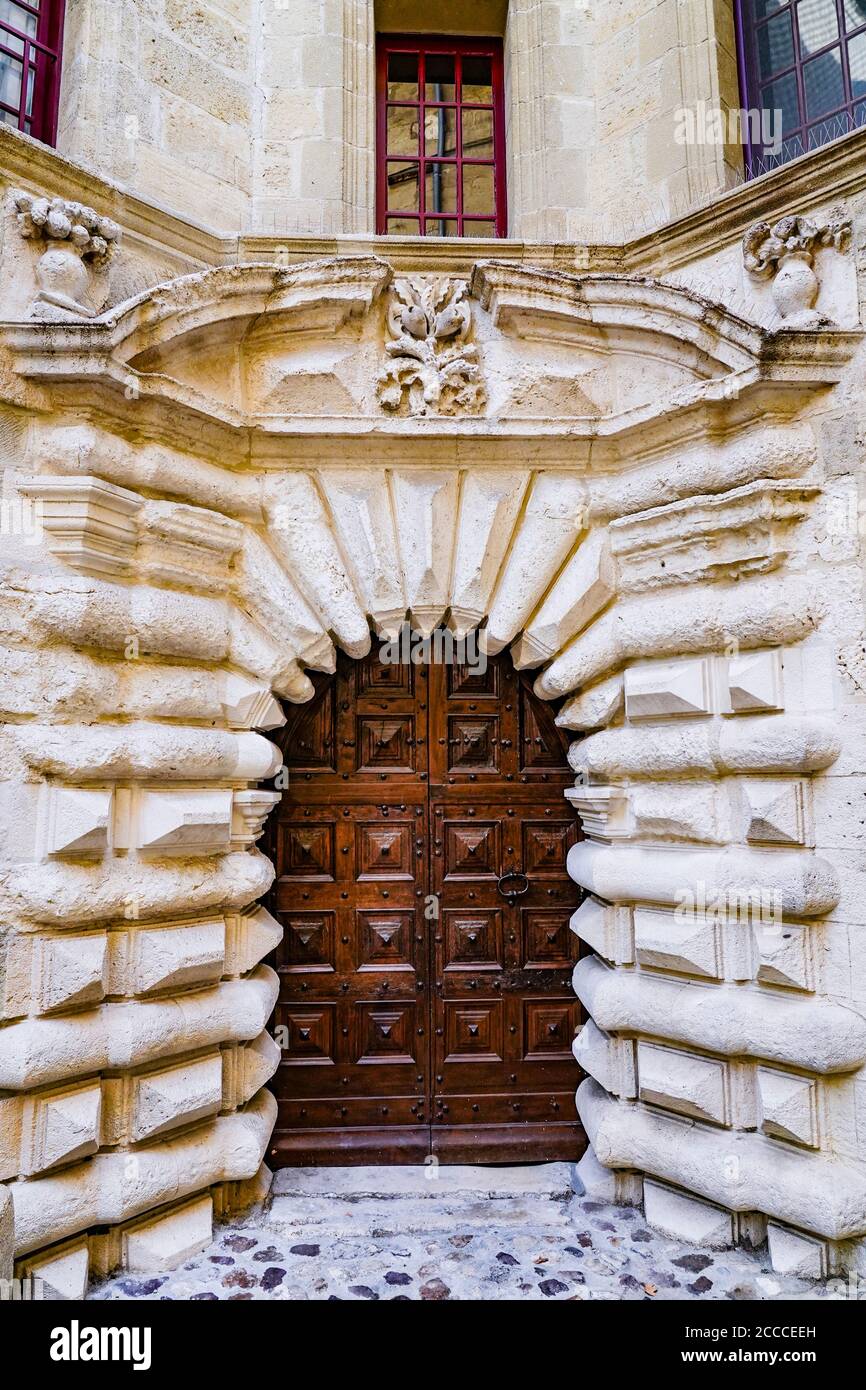 France. Gard (30) Uzes. Ancienne porte de la rue Saint Etienne Banque D'Images