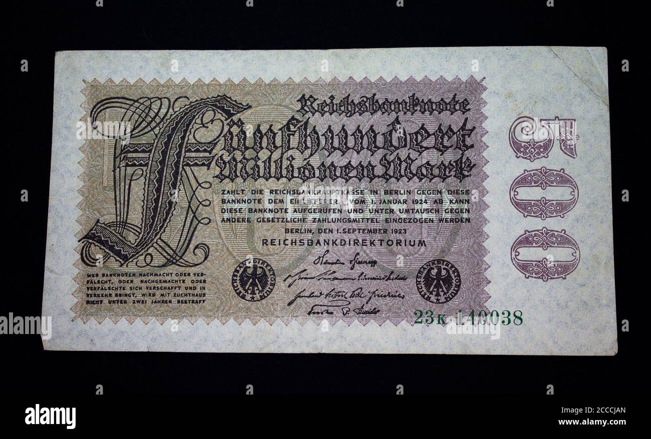 L'inflation, l'argent, le Reich allemand. Voici un Reichsbanknote pour cinq cents millions de marques. Banque D'Images