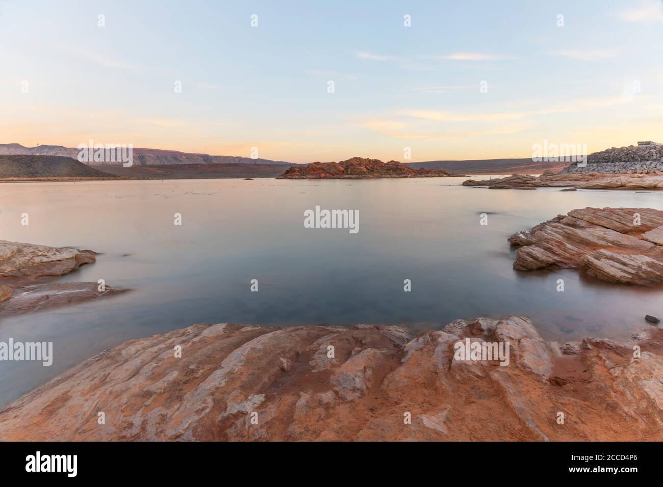 Sand Hollow State Park, Utah, au crépuscule. Banque D'Images