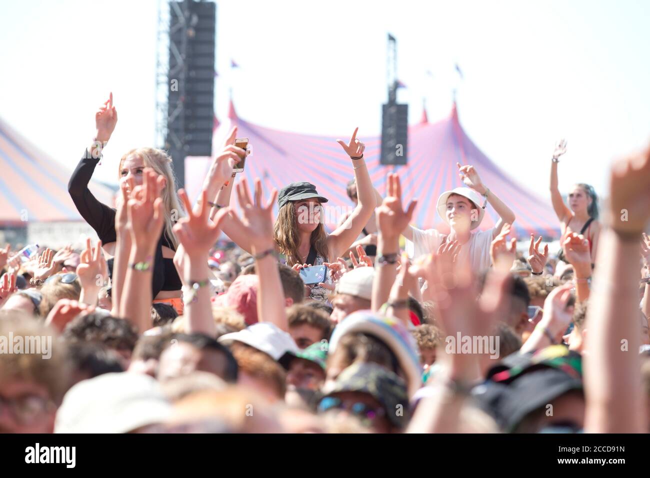 24.8.2019 Richfield Avenue Reading Berkshire Royaume-Uni le Hunna se produire sur la scène principale le deuxième jour au festival de lecture personnes en photo: Festival foule Banque D'Images