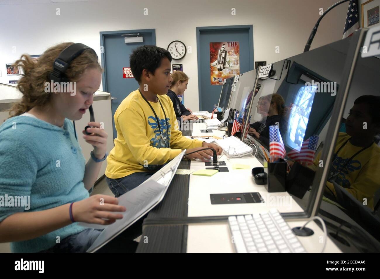 Houston, TX 14 octobre 2006 : visite de terrain de septième classe à l'observatoire George au parc régional de Brazos Bend, au sud de Houston, où les étudiants simulent le contrôle de la mission sur une mission de navette spatiale. ©Bob Daemmrich Banque D'Images