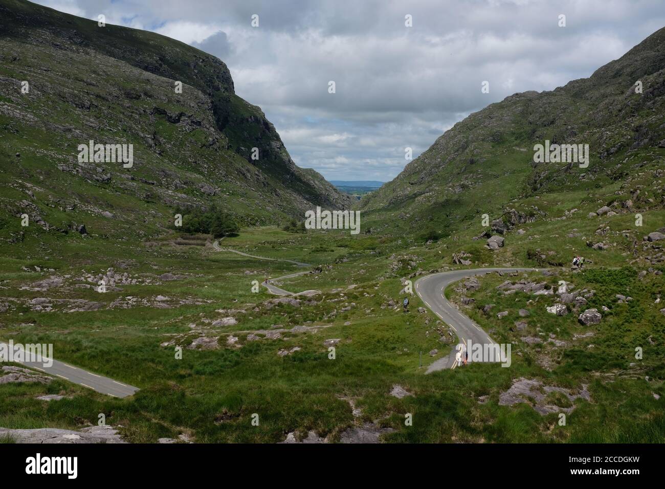 Marcher le Gap de Dunloe dans notre Kerry Randonnée en 2019 Banque D'Images