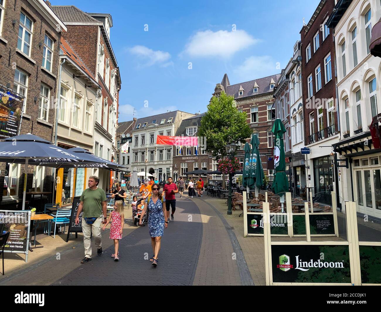 Venlo, pays-Bas - juillet 9. 2020: Vue sur la zone piétonne en été avec les  anciens bâtiments traditionnels hollandais Photo Stock - Alamy
