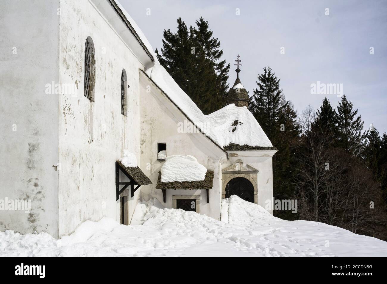 Sveti Areh (église de Saint Areh), montagnes Pohorje, Maribor, Styrie, Slovénie - bâtiment sacral historique de l'église chrétienne. La ville slovène Banque D'Images
