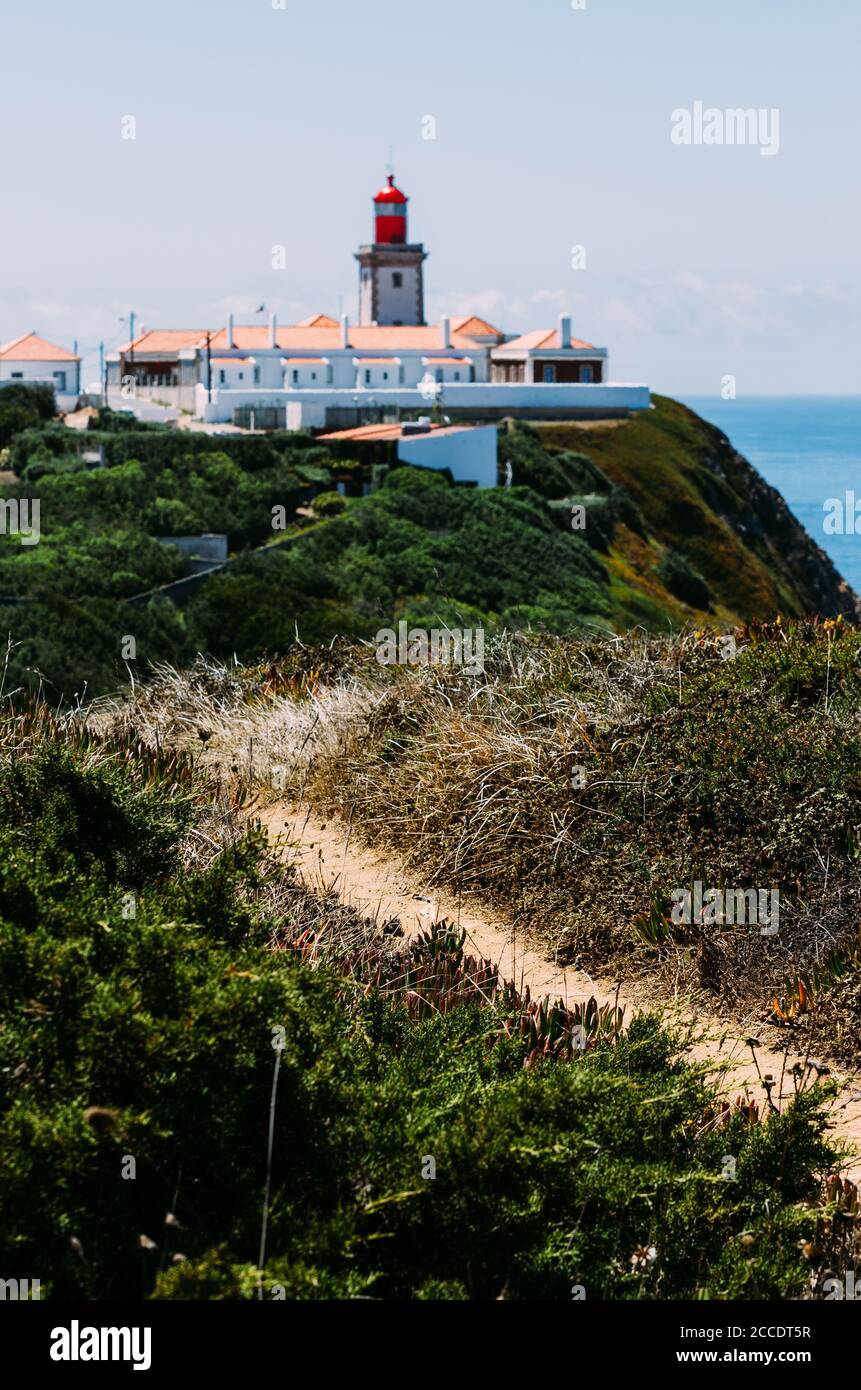 Belle vue sur phare de Cabo da Roca, la pointe ouest de l'Europe, Sintra, Portugal Banque D'Images