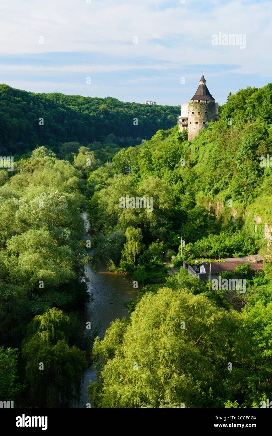 Kamianets-Podilskyi (Kamyanets-Podilsky, Kamynets), rivière Smotrych, gorge, Tour des Potters à l'oblast de Khmelnytskyi, Ukraine Banque D'Images