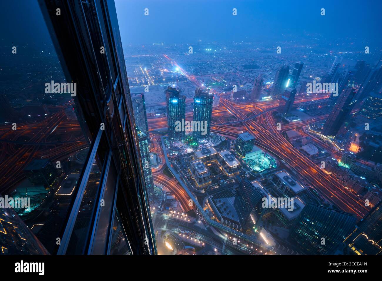 Dubaï, Émirats arabes Unis, Émirats arabes Unis, Moyen-Orient, Afrique, vue de Burj Khalifa à la fontaine et la ville la nuit, Banque D'Images