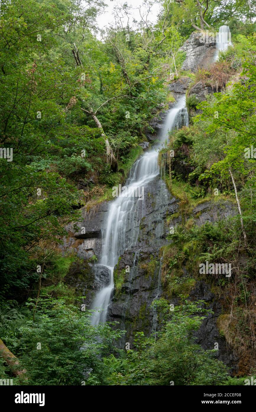 Une longue exposition de la grande cascade de Canonteign entre en contact Devon Banque D'Images