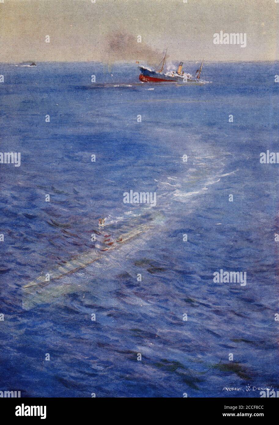 Demi-ton d'un U-boat allemand qui navigue loin d'un navire en naufrage pendant la première Guerre mondiale. De l'Histoire de la Grande Guerre. Banque D'Images
