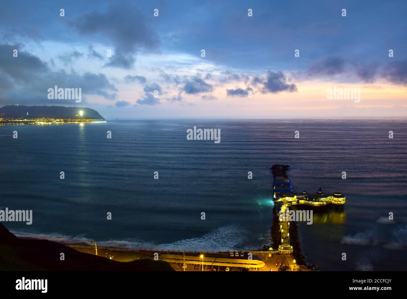Vue panoramique au crépuscule à Lima, Pérou Banque D'Images